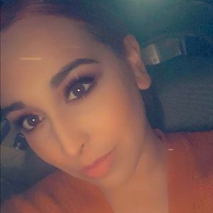 Meet your Posher, Leanna